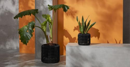 Nadda, lot de 2 piédestaux pour plantes rond sur pied en résine tressée, noir
